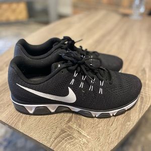 Nike Tailwind sneakers NWOT